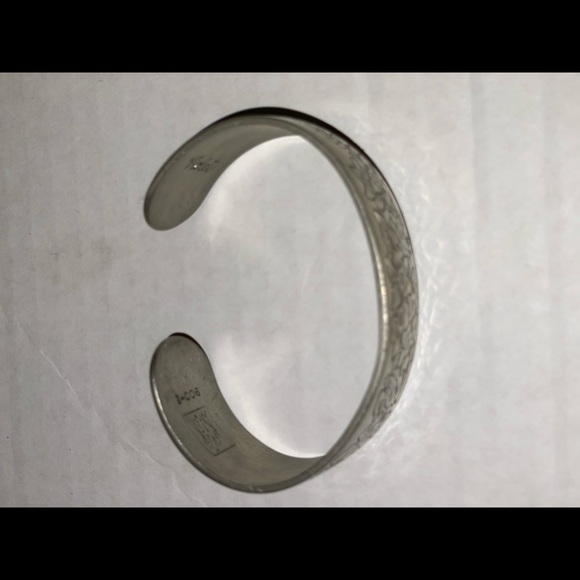 Violet Silver engraved bracelet - Picture 3 of 8